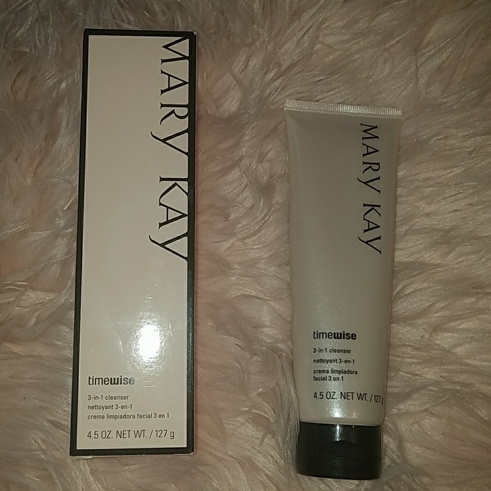 Mary Kay 3 in one cleanser - Picture 1 of 1